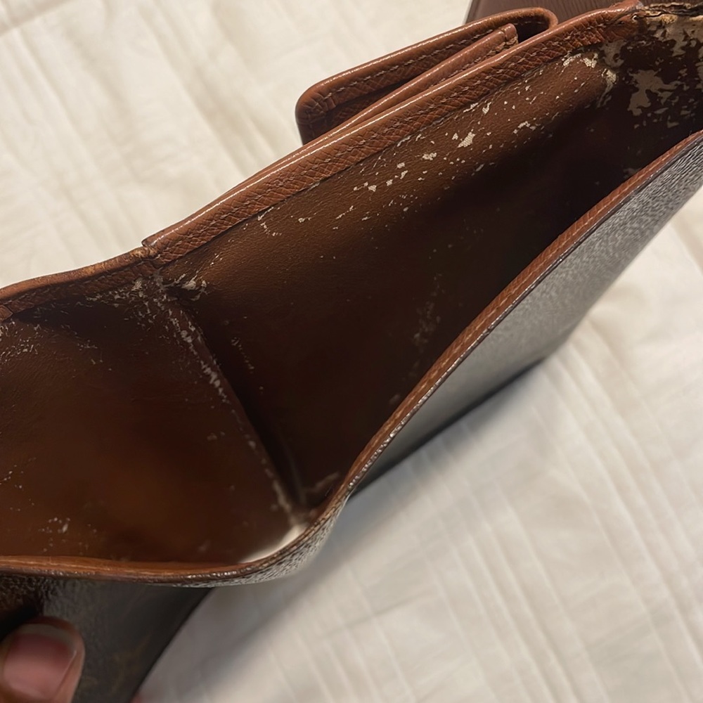 LV wallet - Picture 8 of 11